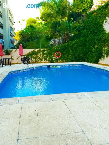 Apartamento con piscina. ¡buena zona!.