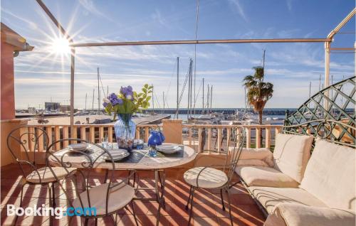 Gran apartamento de dos habitaciones en buena zona de San Vincenzo