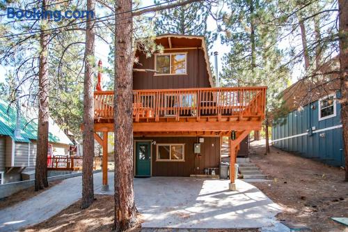 Place in Big Bear Lake ideal for six or more.