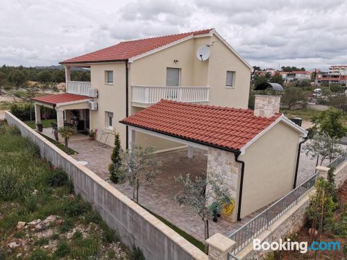 Apartamento de 37m2 em Vodice. Wi-fi!.