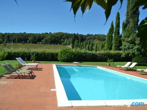 Appartement de deux chambres à Sovicille. Terrasse!.