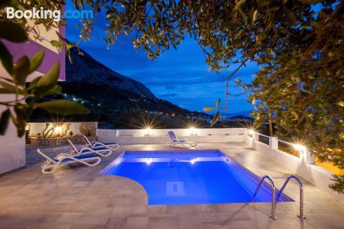 Apartamento de 240m2 en Makarska con piscina