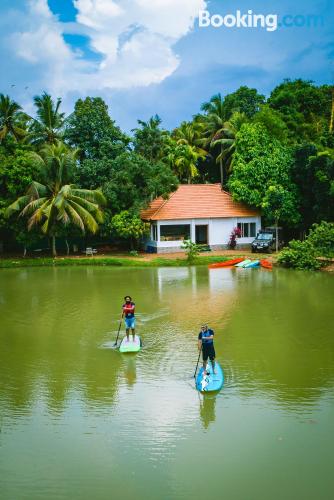 Confortevole appartamento a Kottayam. Internet!.