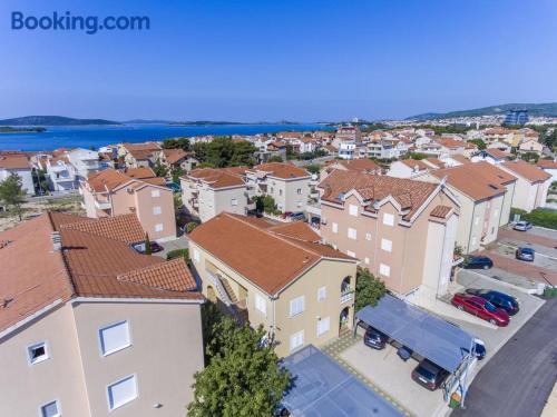 Práctico apartamento en Vodice.