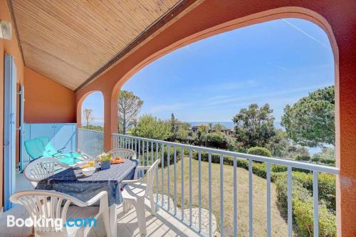 Appartement avec terrasse. À Théoule-sur-Mer