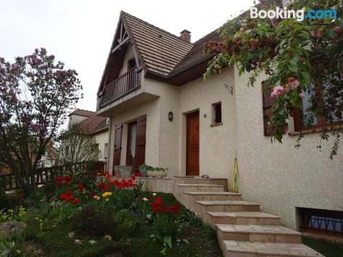 Place in Saint-Thibault-des-Vignes with terrace and wifi