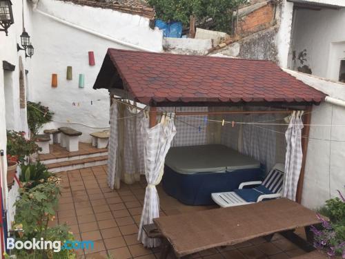 Prático apartamento. Terraço e piscina