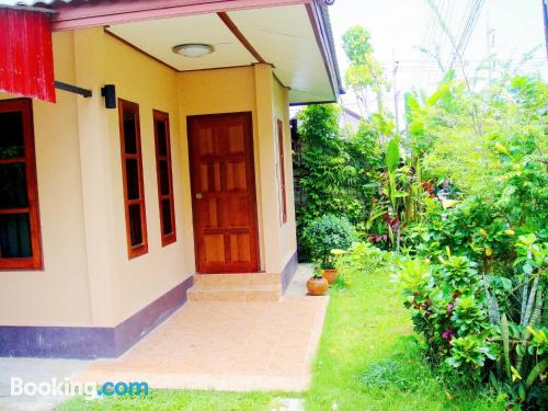 Apartamento em Bang Tao Beach. Internet!