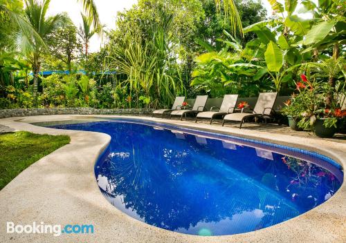 Manuel Antonio est votre. Piscine et terrasse