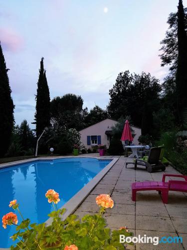 Appartement avec terrasse pour deux personnes.