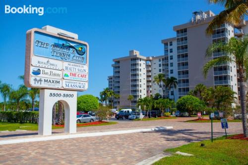 Appartamento con piscina. Bonita Springs ai vostri piedi!