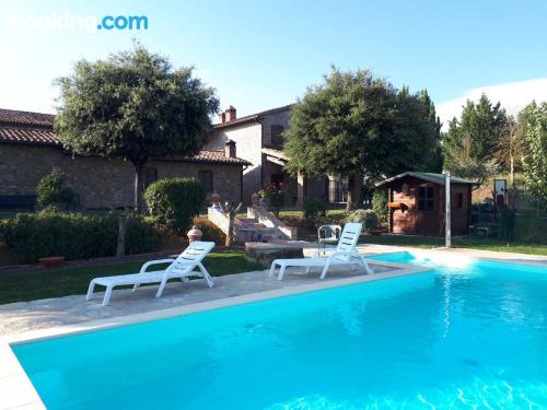 Apartamento con piscina en Parrano