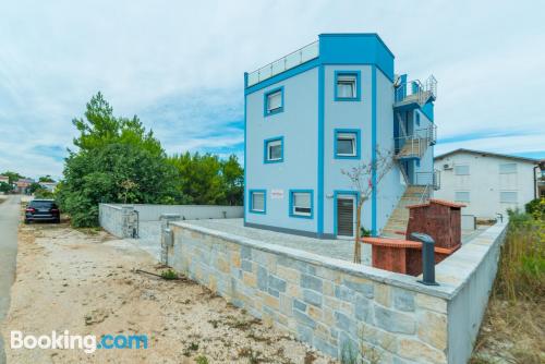 Apartamento com terraço e Wi-fi em Vir