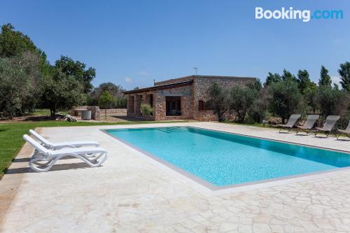 Appartement avec terrasse, parfait pour les groupes.