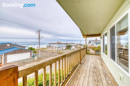 Appartement à Rockaway Beach, parfait pour 5 ou plus