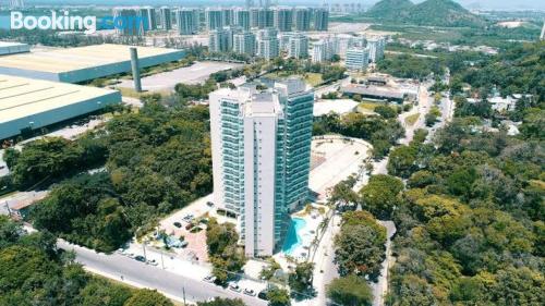 Apartamento com piscina em Rio de Janeiro.