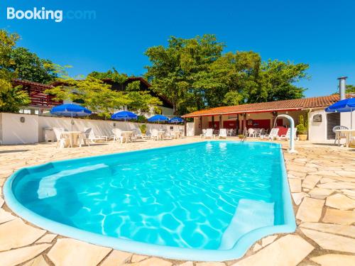 Piscina y conexión a internet en Ubatuba. ¡Perfecto!