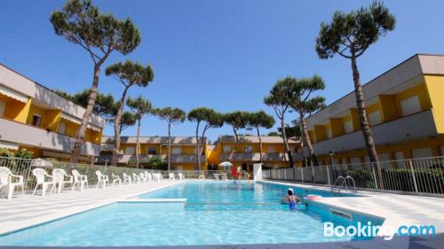 Appartement de deux chambres à Rosolina Mare. Piscine!