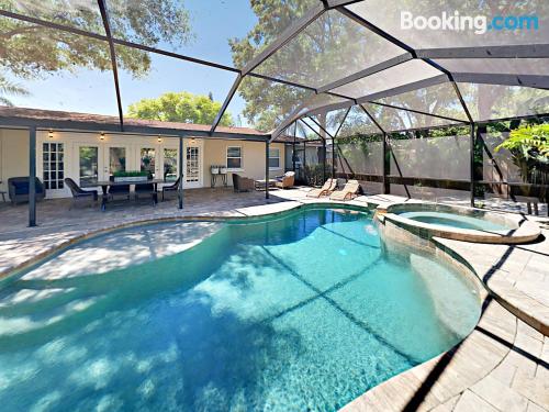 Giant apartment with pool and heating