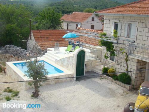 Apartamento com piscina em Gornji Seget.