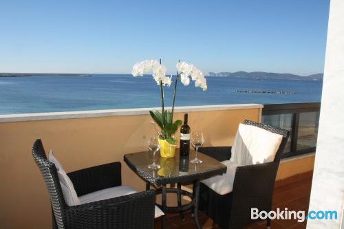 Ferienwohnung mit terrasse. Für 2 personen.