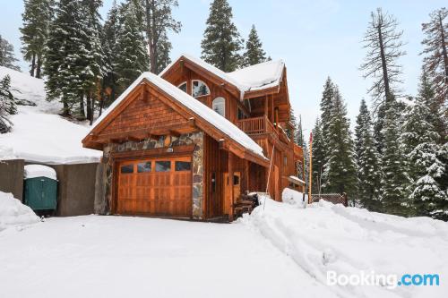 Huge place with three rooms in Alpine Meadows.