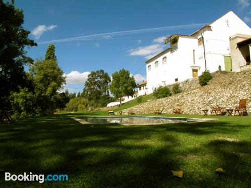 Apartamento cuco parejas con piscina.