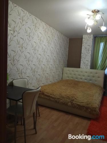 Appartement de 1 pièce à Tcheliabinsk, parfait pour deux personnes.