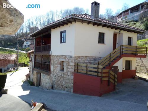 Spacious home in Cangas de Onis. Animals allowed