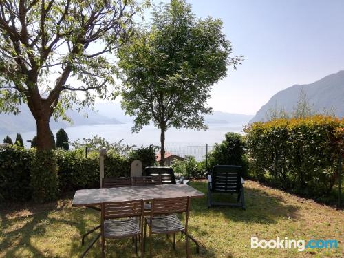 Goed gelegen Riva di Solto appartement. 50m2!.