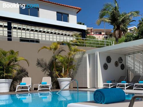 Appartement de 80m2 à Arco da Calheta. Terrasse!.