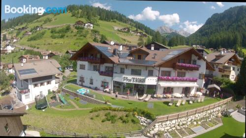 Wohnung mit Terrasse. In Wolkenstein in Gröden