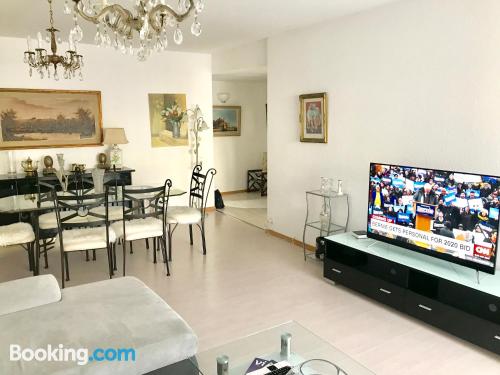 2 bedroom apartment in Geneva perfect for six or more!