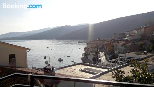 Bonito apartamento en Rabac ¡con terraza!.