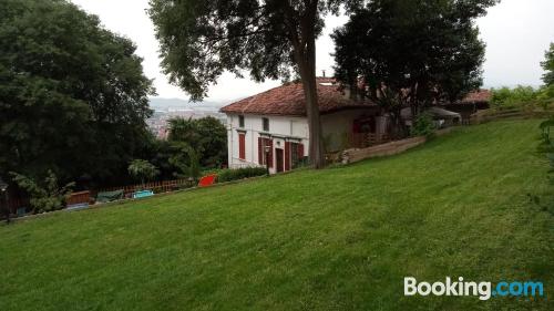 Pratique appartement à Brescia. Terrasse et Internet!