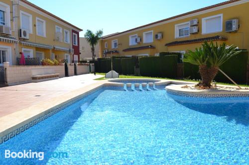 Apartamento bien ubicado con terraza en Els Poblets