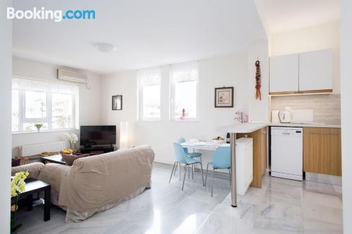 Apartamento em Atenas. Internet!.