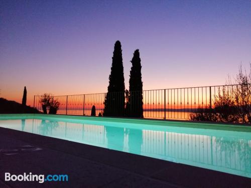 Centric apartment. Enjoy your pool in Torri Del Benaco!