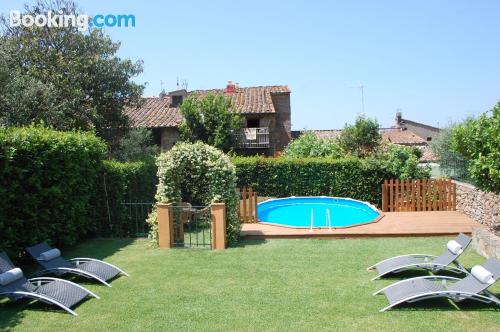 Amplo apartamento com dos dormitórios. Terraço e piscina