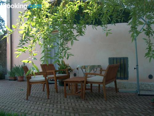 Ample appartement à Dossobuono. Pour les groupes.