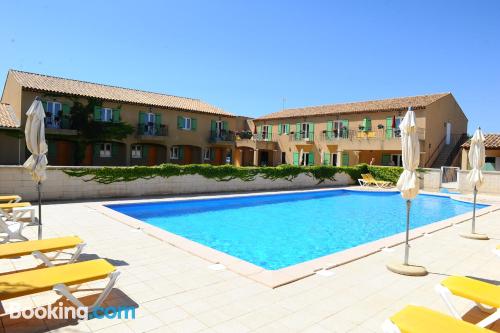 Apartamento de 25m2 en Mouriès con piscina