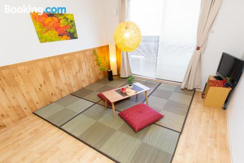 Appartement avec l'air concdetionné. Osaka à vos pieds