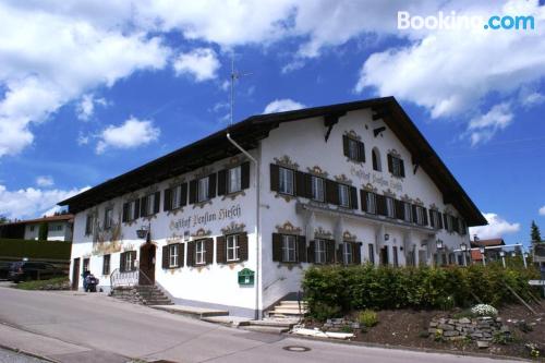 Appartement avec Wifi et terrasse. À Lechbruck