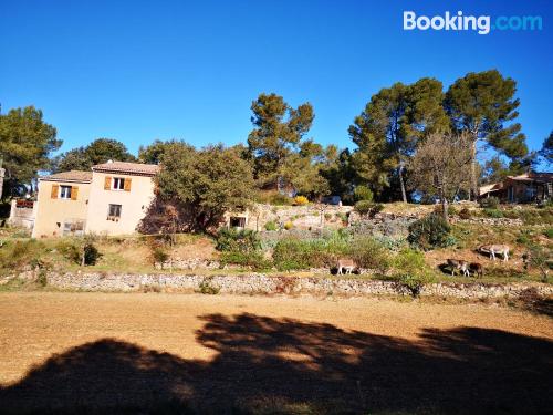 Apartamento para familias en Pontevès con piscina