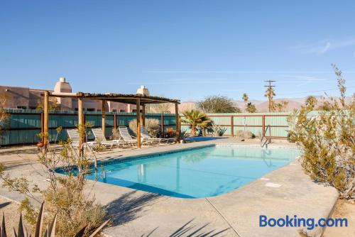 Cuco apartamento en Borrego Springs con piscina