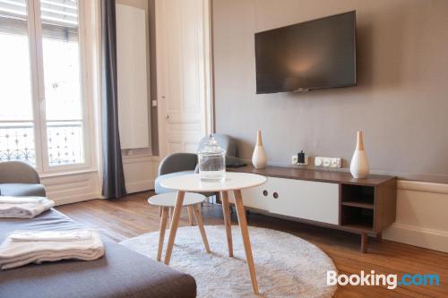 Apartamento com Internet em Lyon