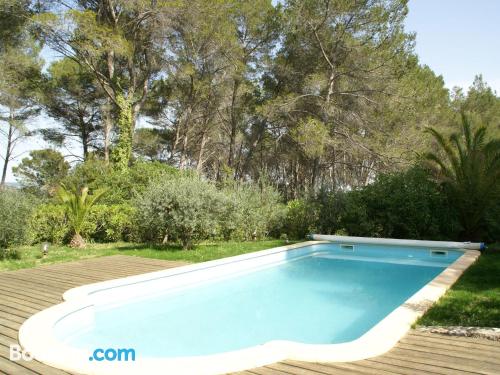 Appartamento di 100m2 a Draguignan. Terrazza e Internet