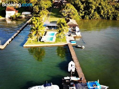 Klein Apt in Angra Dos Reis. Haustier erlaubt