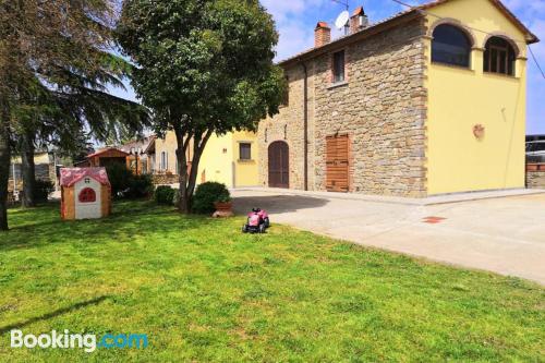 Monte San Savino ai vostri piedi!. Con 2 camere da letto.