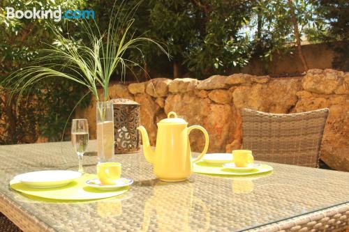 Grande apartamento com dos dormitórios. Terraço e piscina